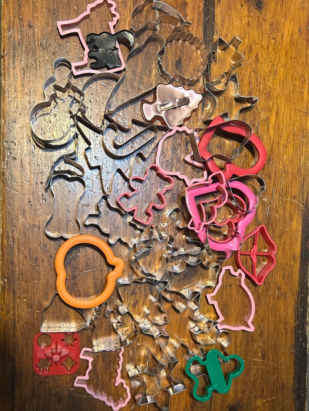 Large vintage metal & plastic cookie cutters assorted styles, shapes and makers